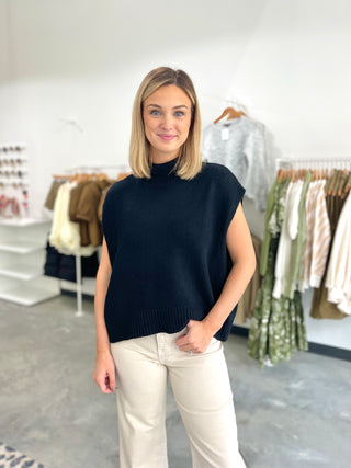 Chic Show Turtleneck Sweater Vest