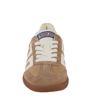 Back 70 Cloud NC Sand/Milk Sneakers
