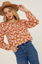 Load image into Gallery viewer, The More You Grow Floral Top

