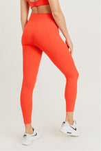 Load image into Gallery viewer, Laser-Cut and Bonded Essential Foldover Highwaist Leggings
