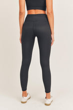 Load image into Gallery viewer, Micro Ribbed Lycra Blend Highwaist Leggings
