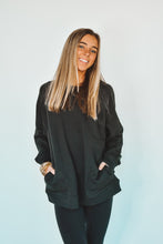 Load image into Gallery viewer, Crew Neck Raglan Pullover
