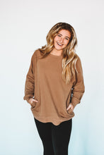 Load image into Gallery viewer, Crew Neck Raglan Pullover
