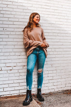 Load image into Gallery viewer, Classic Crew Neck Sweater
