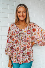 Load image into Gallery viewer, Somebudy To Love Floral Print Top
