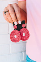 Load image into Gallery viewer, Bead Wide Oval Earrings
