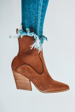 Load image into Gallery viewer, Jocelyn Block Heel Bootie
