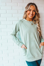 Load image into Gallery viewer, Active Raglan Pullover with Pockets
