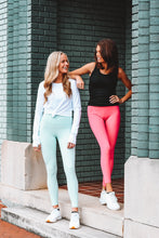 Load image into Gallery viewer, Essential Lycra-Blend Highwaist Leggings
