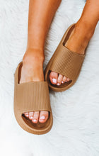 Load image into Gallery viewer, Kona Platform Sandal
