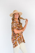 Load image into Gallery viewer, Abstract Animal Fall Tunic Top
