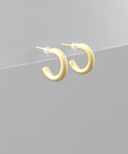 Load image into Gallery viewer, Brass Circle Hoops
