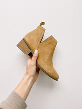 Load image into Gallery viewer, Matisse Caruso Bootie
