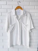 Load image into Gallery viewer, In Love With Linen Button Down Top
