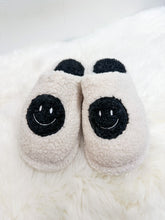 Load image into Gallery viewer, A Great Pair Smiley Face Slippers
