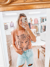 Load image into Gallery viewer, Tiger Face Tee

