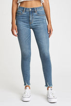 Load image into Gallery viewer, Daze Moneymaker High Rise Denim
