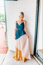 Load image into Gallery viewer, Let The Pleat Drop Maxi Dress
