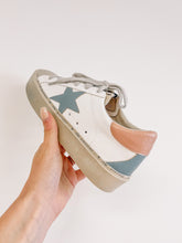 Load image into Gallery viewer, Reba Platform Sneakers
