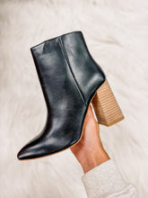 Load image into Gallery viewer, Veronica Pointed Toe Ankle Bootie
