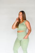 Load image into Gallery viewer, Seamless Hybrid Ribbed Sports Bra
