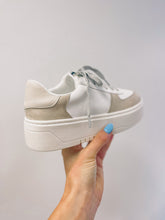 Load image into Gallery viewer, Shirley Platform Sneakers
